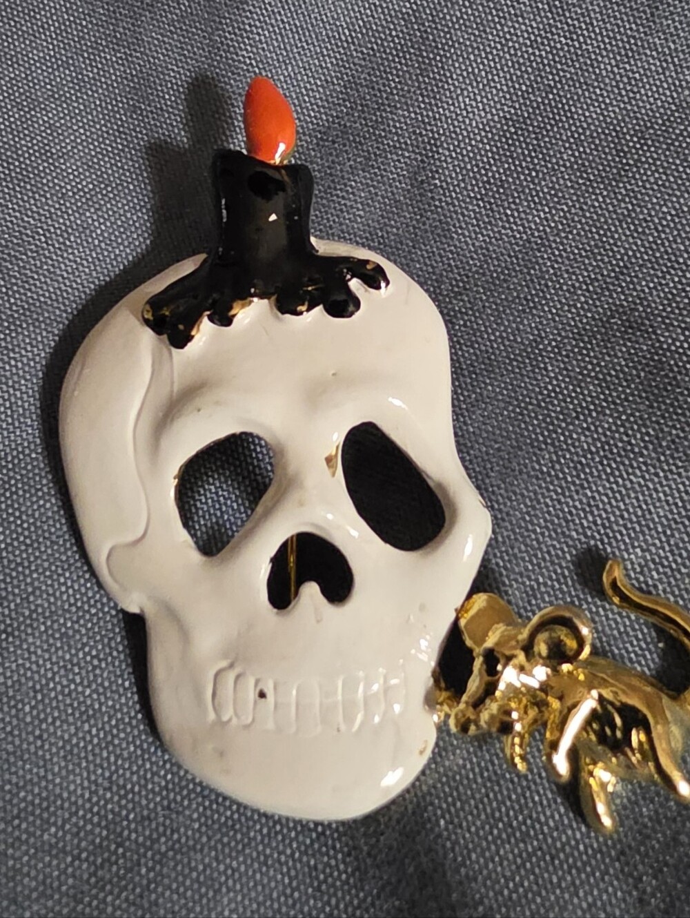 Vintage PJS Holloween Skull Brooche.